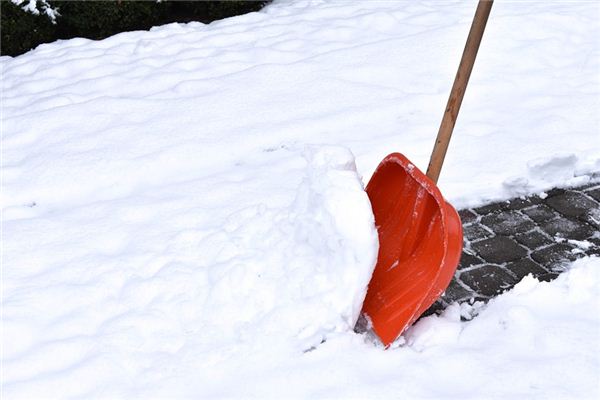 梦见铲雪是什么意思